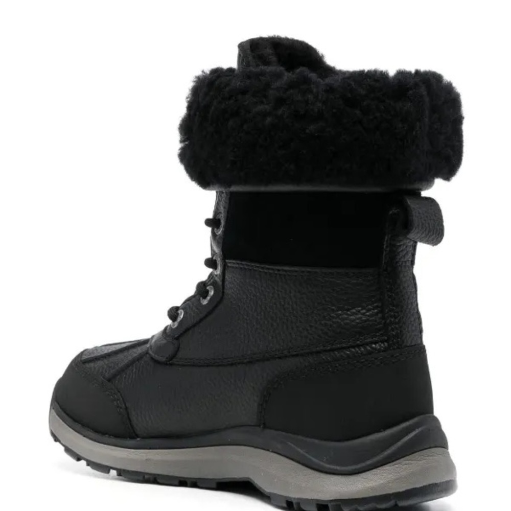 UGG Adirondack III Black Black Leather Fur Boots Womens NEW - Picture 3 of 5